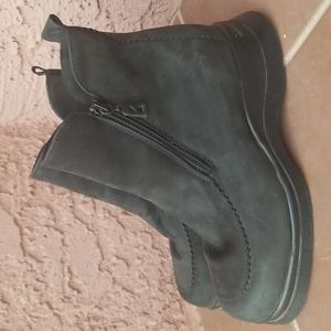 Bogner Canada Zip Side Suede Boots  Sz 7B